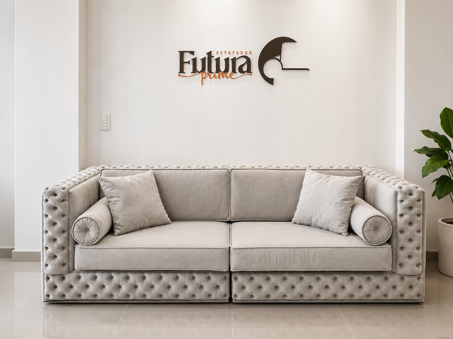 Poltrona estofada personalizada em tecido claro — Futura Prime